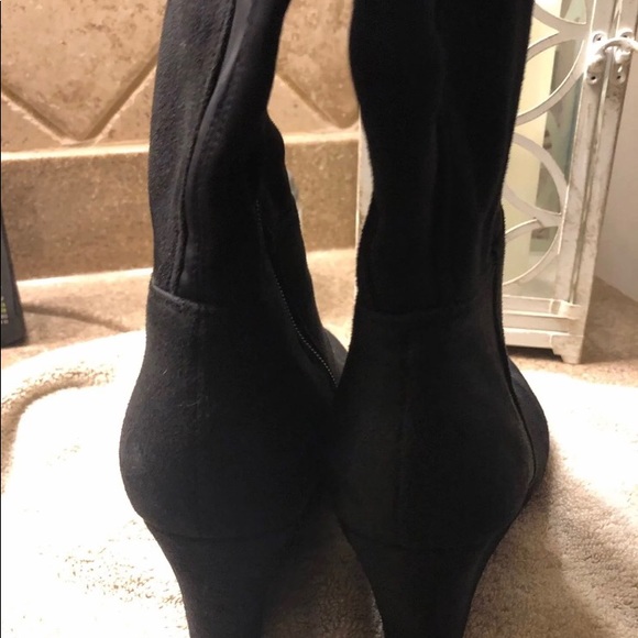 Black Suede boots - Picture 3 of 7